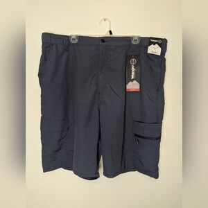 NWT Wrangler ATG Men's Peak Shorts Size 42